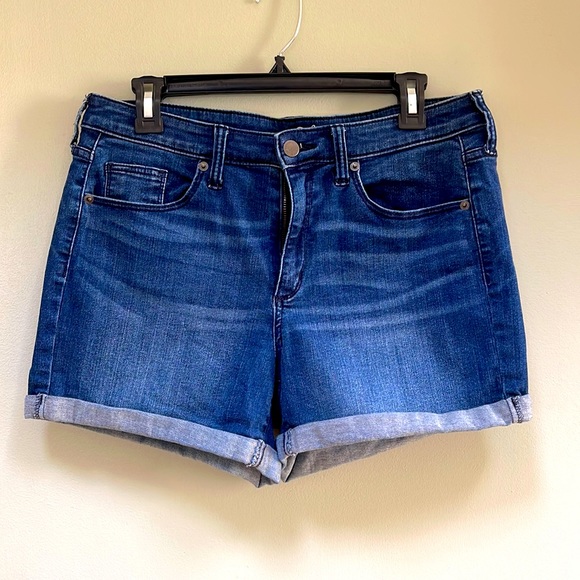NWOT Universal Thread Denim Shorts - Picture 1 of 4